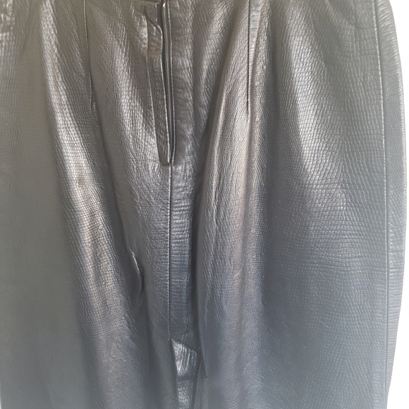 Black leather POWER SKIRT - Picture 3 of 8